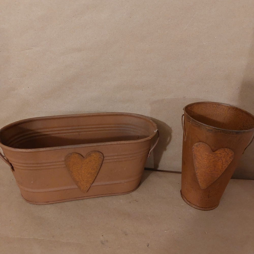 Primitive Brown Heart Planters